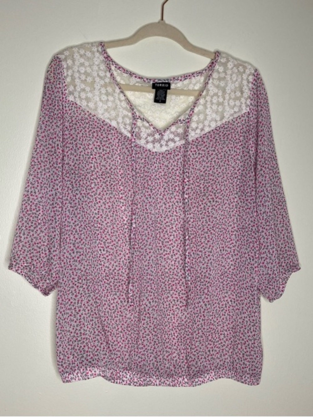 Torrid sheer chiffon ditzy flower print blouse with lace 0X